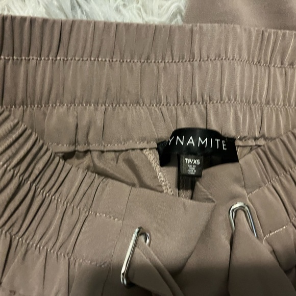 💛 Dynamite Taupe Jogger Pants (xs)🧡 - Picture 5 of 7